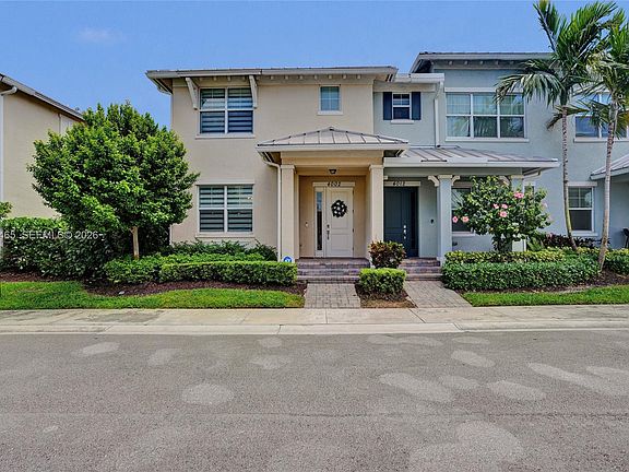 2nd image of 4002 Poinciana Ln