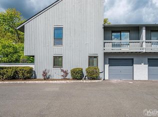 22 Linda Ln, Edison, NJ 08820