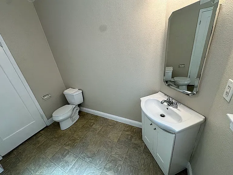 337 E Weldon Ave — Photo 33