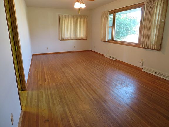 2nd image of 2520 Newton Ave #12