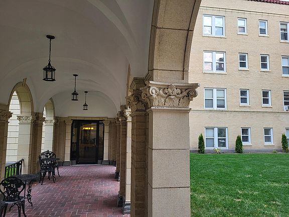 5th image of 5015 N Wolcott Ave #100