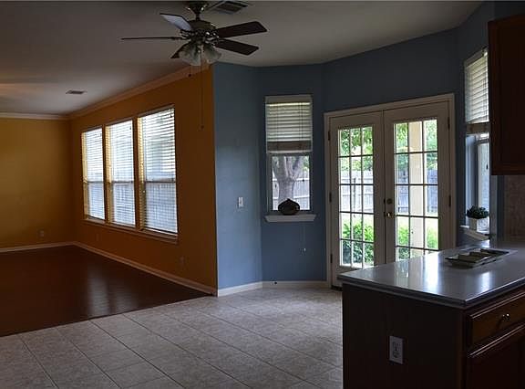 4th image of 4009 Barlow Dr