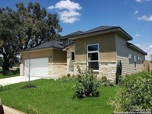 2nd image of 427 Park Cir