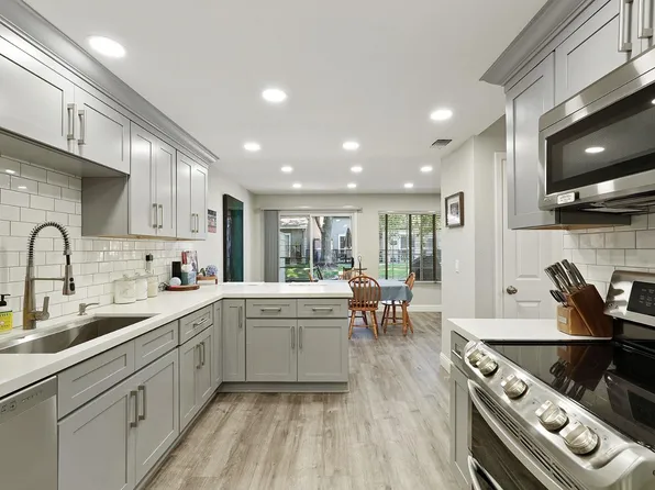 5833 Morgan Pl Unit 60, Stockton, CA 95219