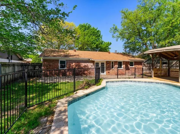 6620 Bernadine Dr, Fort Worth, TX 76148