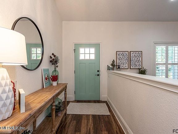3rd image of 506 Emerald Dr