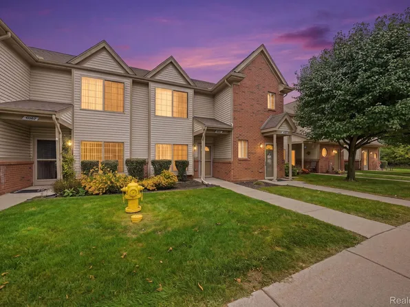 41061 Rose Ln, Clinton Township, MI 48036