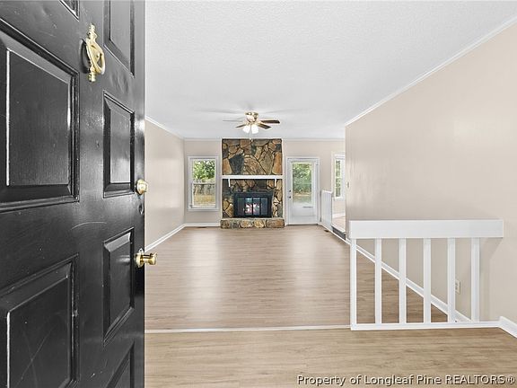 5th image of 2109 Hollyridge Pl