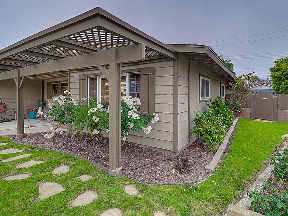 4th image of 402 Plumas Ave