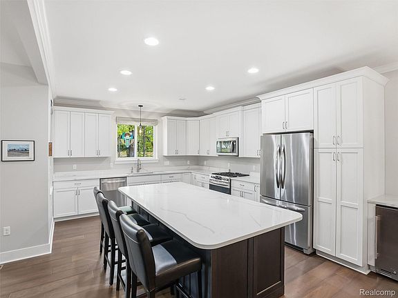 3rd image of 3513 Pointe Shore Dr