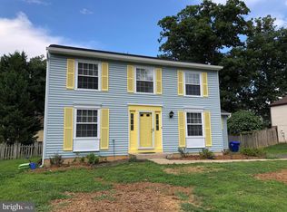 8406 Woodford Ct, Vienna, VA 22182