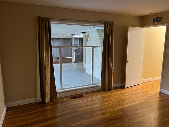 5th image of 1171 Westwood Dr