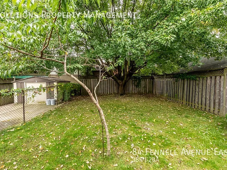 84 Fennell Ave E — Photo 9