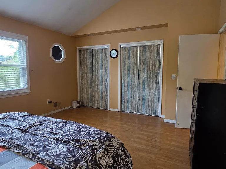 5 Stanley Ave — Photo 14