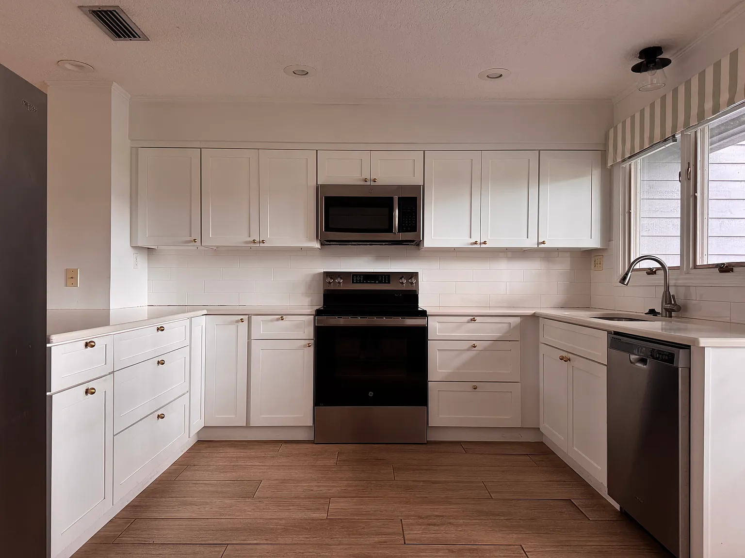 3 bed, 1520 sqft, $4,800 — Photo 3