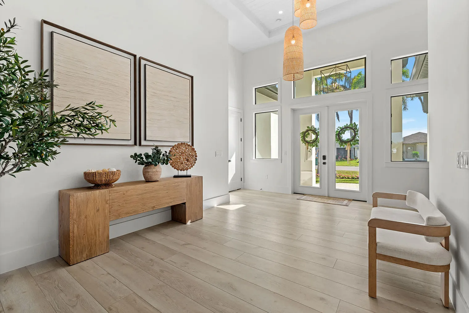 5 bed, 4.0 bath, 2992 sqft, $27,360 — Photo 4