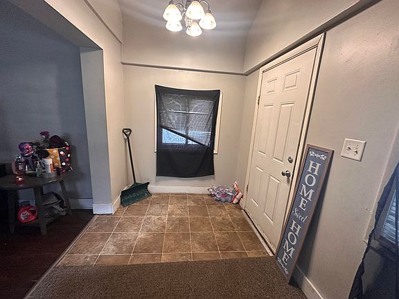 5th image of 3756 Tyler St