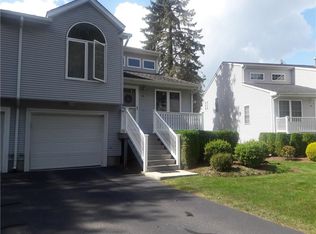 11 College Hill Rd APT 3A, Warwick, RI 02886