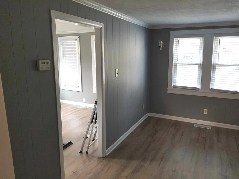 305 E Willow St — Photo 17