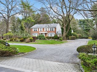 18 Quaker Ridge Drive, Glen Head, NY