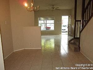 3rd image of 1833 Garys Park