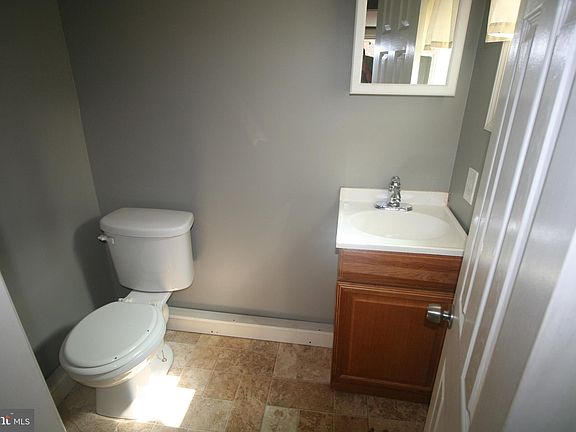 5th image of 2111 E Elkhart St