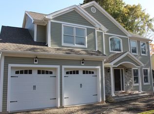 151 Pascack Road, Park Ridge, NJ 07656