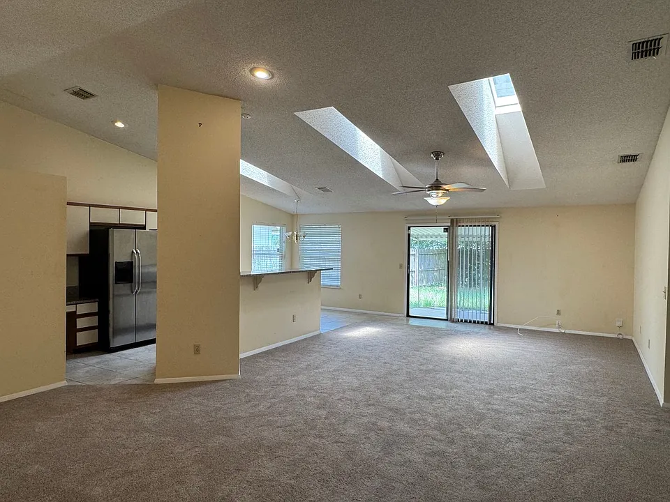 8055 Creedmoor Dr