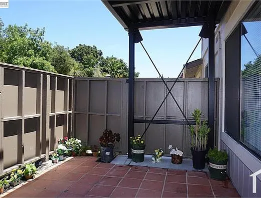 272 Galano Plz — Photo 25