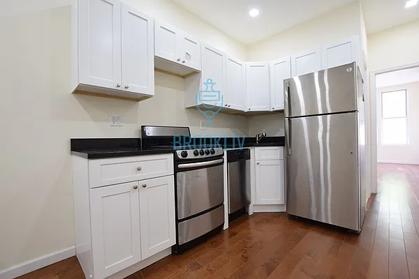 Rented by null | media 35