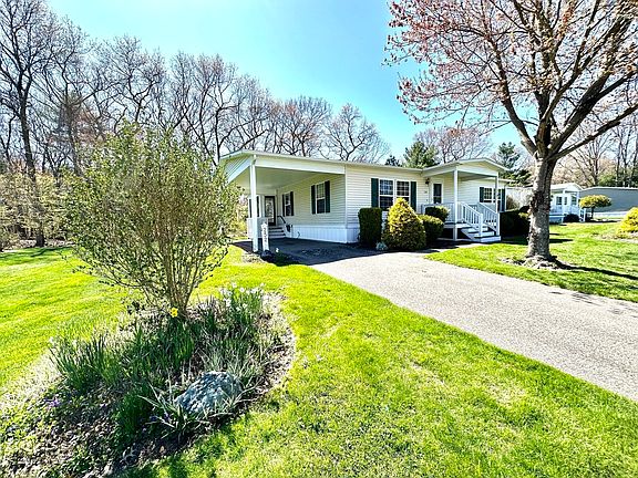 5th image of 50 Highland St #252