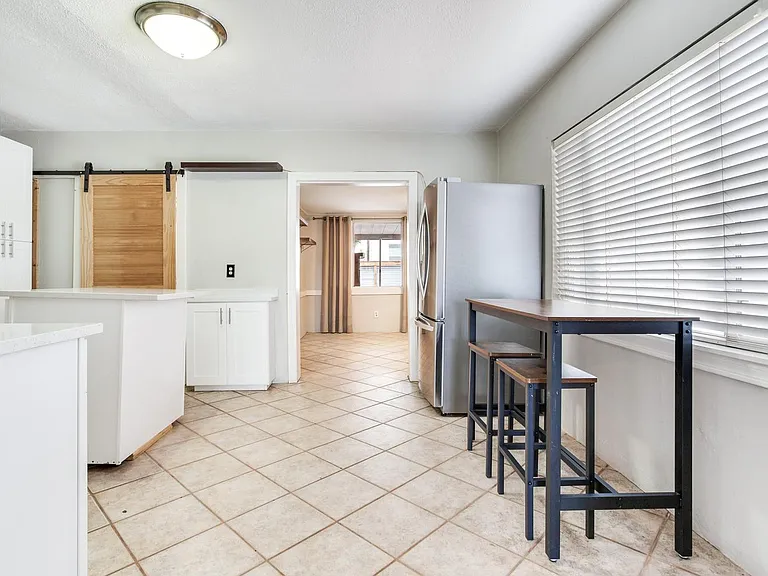 2514 W Gray St — Photo 8