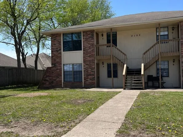 2105 SW 8th St APT D, Blue Springs, MO 64015