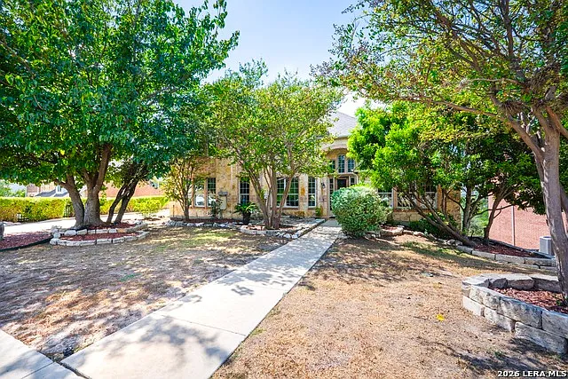 5 bed, 3.5 bath, 6088 sqft, $4,800 — Photo 3