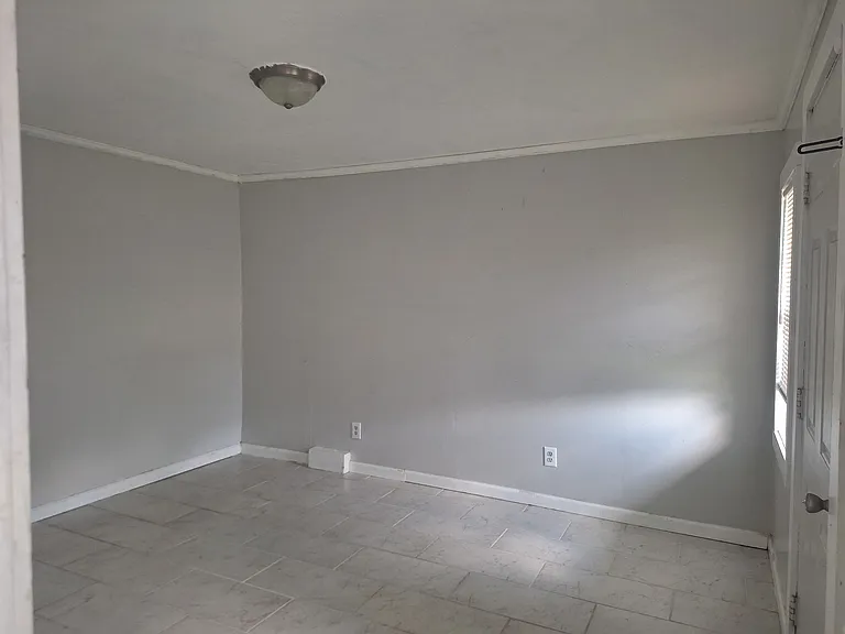 220 Ford Dr — Photo 8
