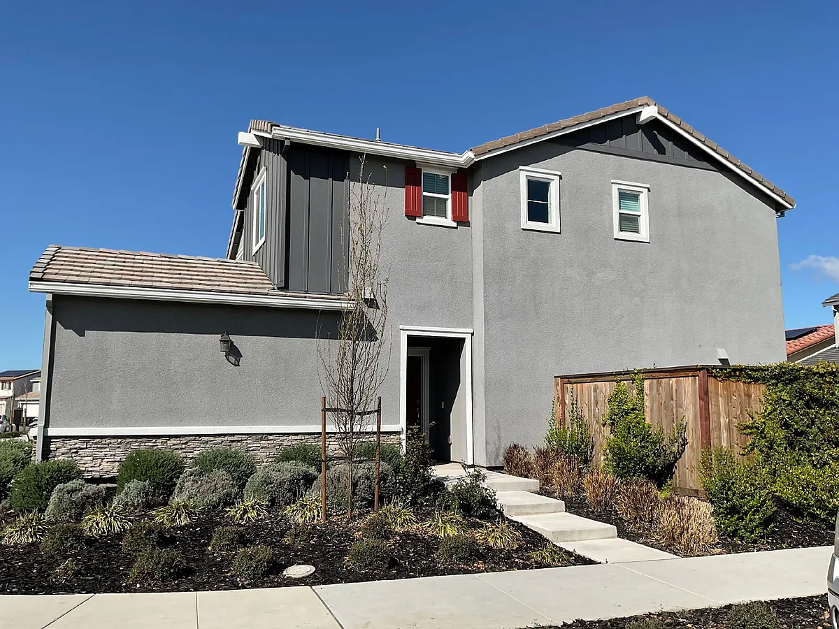 Building Photo - 313 Manhattan Dr
