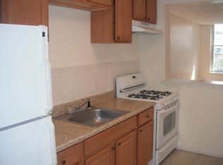 155 Christopher Columbus Dr APT 2R, Jersey City, NJ 07302