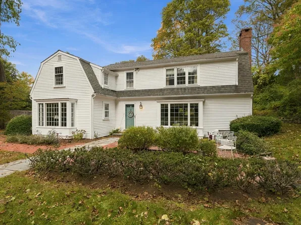 102 Central St, Hingham, MA 02043