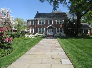 251 E Chestnut Ave, Metuchen, NJ