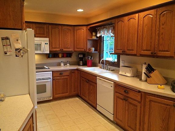 2nd image of 3243 Nobb Hill Dr