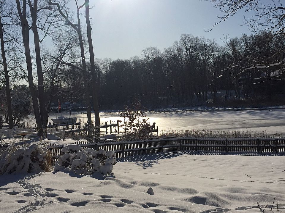 2nd image of 729 Warren Dr