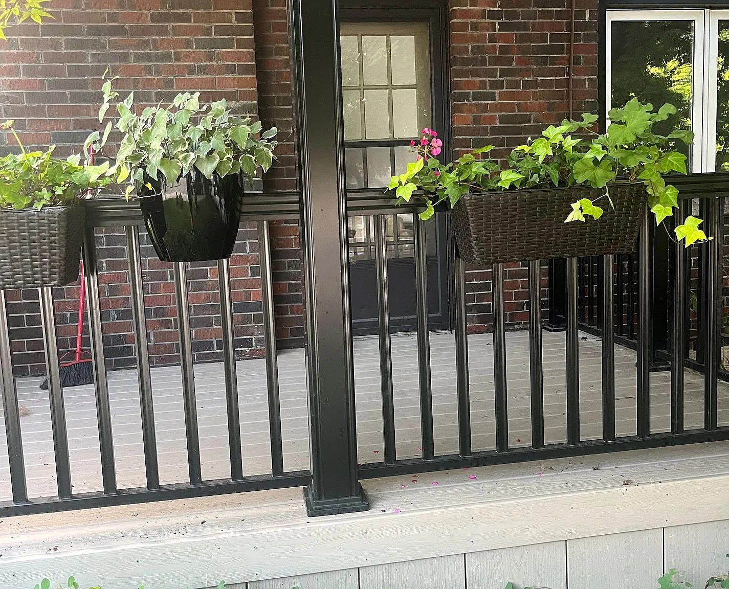 27 Oakview Ave — Photo 3