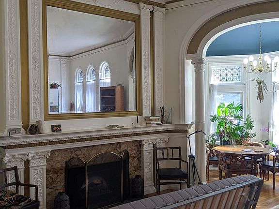 5th image of 161 Washington St APT 1