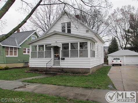 1st image of 15 E 19th St