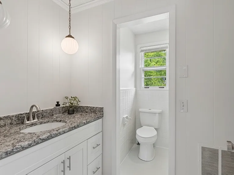 410 Annex Ave — Photo 8