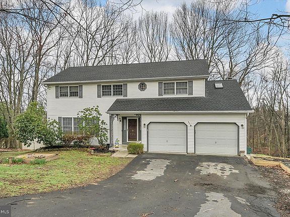 4th image of 826 Pinewood Dr