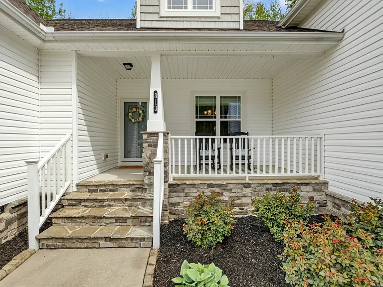 313 Laurel Oaks Dr — Photo 3