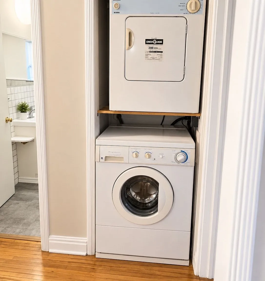 2 bed, $2,595 — Photo 2