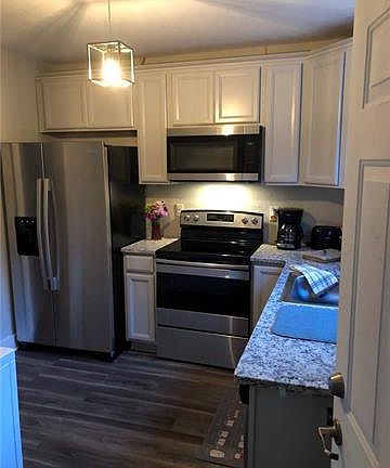 4th image of 606 6th St