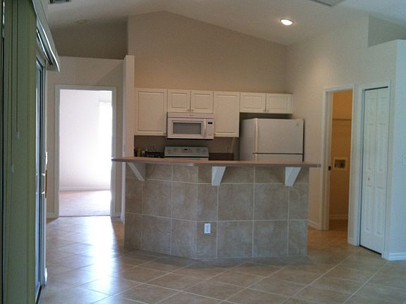 4th image of 3001 SW 2nd Pl